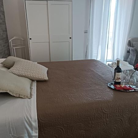 Casa Rosamari - Su Lago Di Posta Fibreno, Appartamento Con Camino Exterior photo
