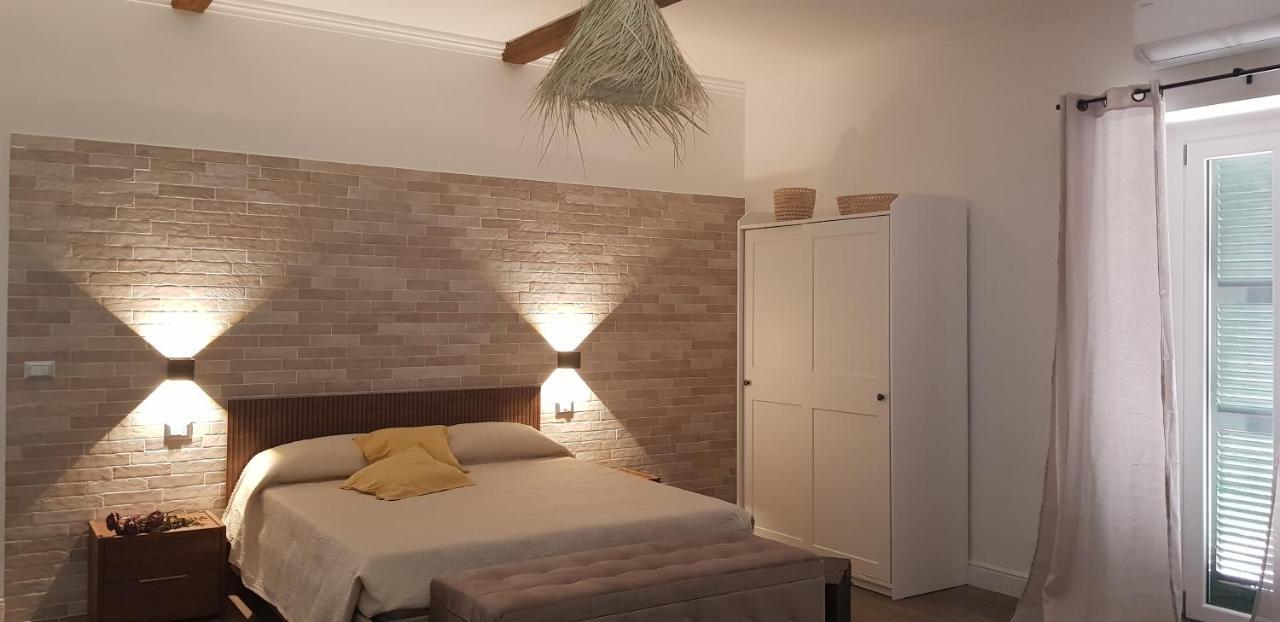 Casa Rosamari - Su Lago Di Posta Fibreno, Appartamento Con Camino Exterior photo